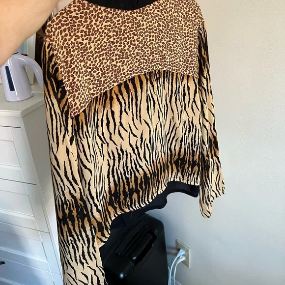 Vintage Caché leopard shirt - Circa 80’s - excellent condition - Picture 4 of 6